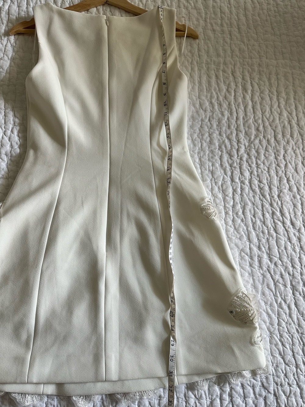 Elliatt Skye Floral Appliqué White Mini Dress - Size Small - Picture 8 of 16